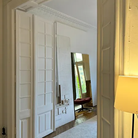 Sada Gallery Iii * בוקרשט