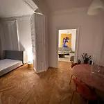 Sada Gallery Iii